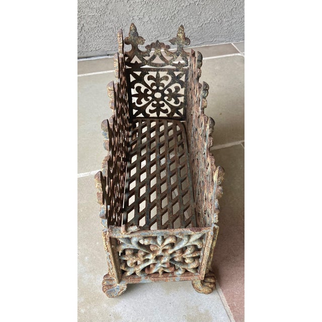 Late 19th-Century Victorian Gothic-Style Cast Iron Fleur-De-Lis Tracery Panel Jardinière on Lion Paw Feet For Sale - Image 9 of 18