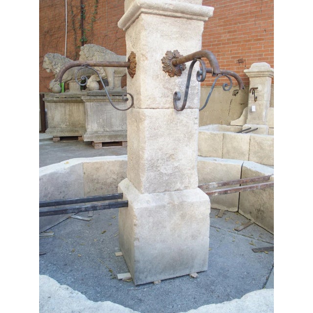 Auriol French Octagonal Village Style Center Fountain From the South of France For Sale In Dallas - Image 6 of 18