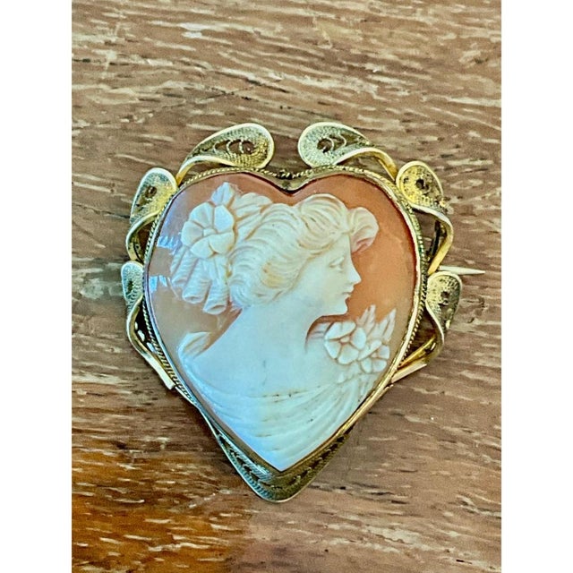 Mid-Century Modern Vintage Victorian 12k Carved Shell Cameo Heart Brooch For Sale - Image 3 of 12