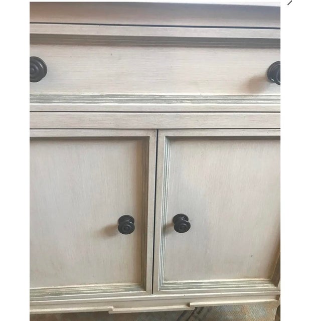 Pair of Julia Gray Hand-Painted Side Tables/ Nightstands Pair in Hand-Painted Cream and Green Colorway For Sale In Phoenix - Image 6 of 7