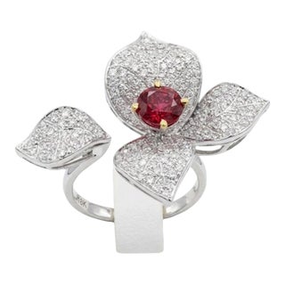 Natural Ruby & Diamond Ring 18k Gold For Sale