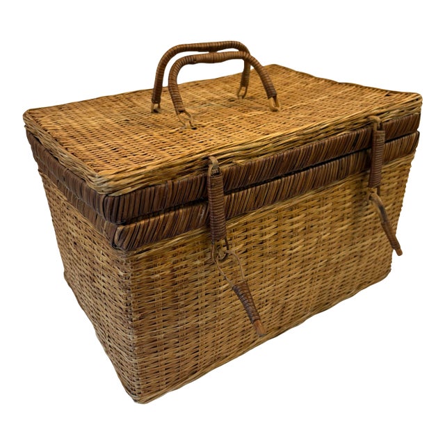 Vintage Wicker Basket or Sewing Box With Lid For Sale