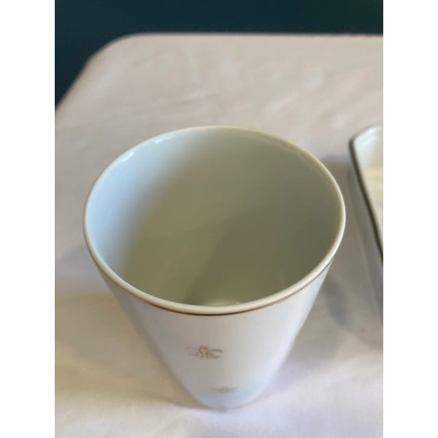Gold 1980s Porcelain Cup and Soap Dish Set With Gold Fleur-De-Lis - Set of 2 For Sale - Image 8 of 11