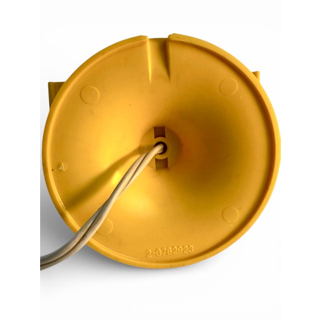Mid 20th Century General Electric Tulip Base Yellow Electric Desk Clock MCM For Sale - Image 12 of 12