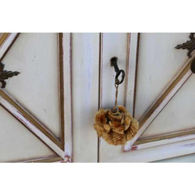 Vintage Karges Neoclassical Painted Sideboard With Brass Gallery Rail | Louis XVI Style, 1950s For Sale In Los Angeles - Image 6 of 18