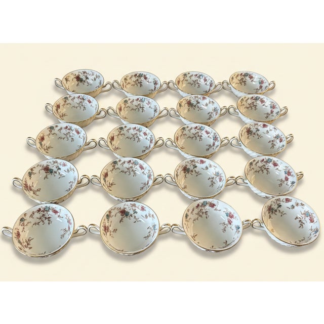 146-Piece Vintage Minton England "Ancestral" Fine Bone China Dinner Service for 18 – Estate Collection Circa 1965-1985 With Serving Pieces For Sale - Image 11 of 18