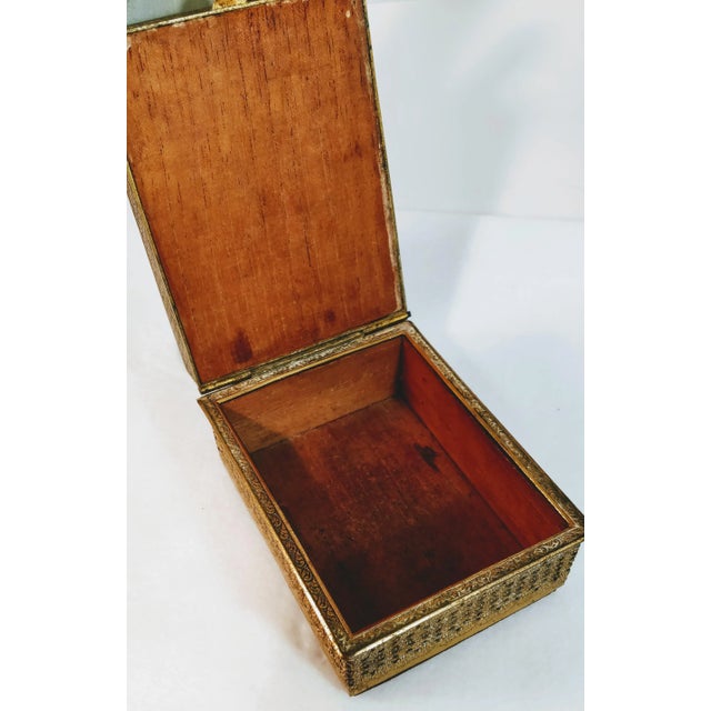 Early 20th Century 20th Century Chinese Jade Velvet Trinket Jewelry Box For Sale - Image 5 of 10