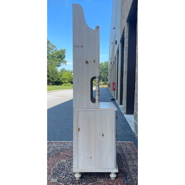 1990s Thomasville Impressions Ribbons & Bows Collection Rustic Country Cottage Knotty Pine 3 Drawer Chest With Bookcase Top in Distressed Beige For Sale - Image 13 of 16