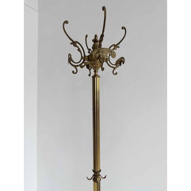 Mid-Century Modern Vintage Brass Hall Stand with Rotating Crown and Lower Hook Ring, 1960s For Sale - Image 3 of 18