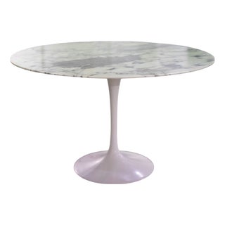 Mid-Century Marble and Fiberglass Tulip Dining Table by Eero Saarinen for Knoll International, 1960s For Sale