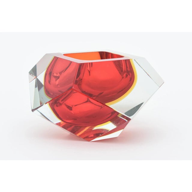 Vintage Alessandro Mandruzzato Murano Faceted Sommerso Glass Bowl, Red, Yellow For Sale In Miami - Image 6 of 12