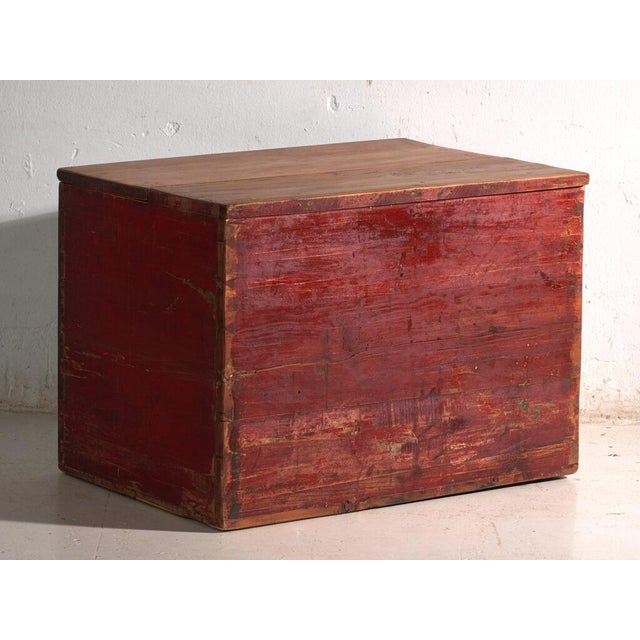 Chinese Trunk in Green-Lacquered Elm, 1900 For Sale - Image 12 of 13