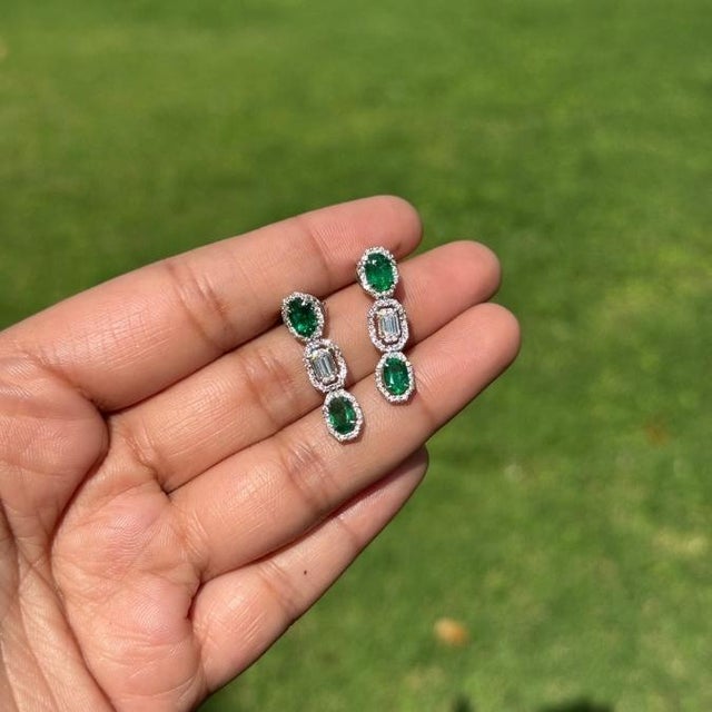 Art Deco Art Deco-Inspired 1.66ct Emerald & Baguette Diamond Drop Earrings 14k Gold- 2 Pieces For Sale - Image 3 of 11