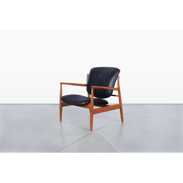 Mid-Century Modern Danish Modern Fd-136 Teak and Leather Lounge Chair by Finn Juhl for France and Son For Sale - Image 3 of 14