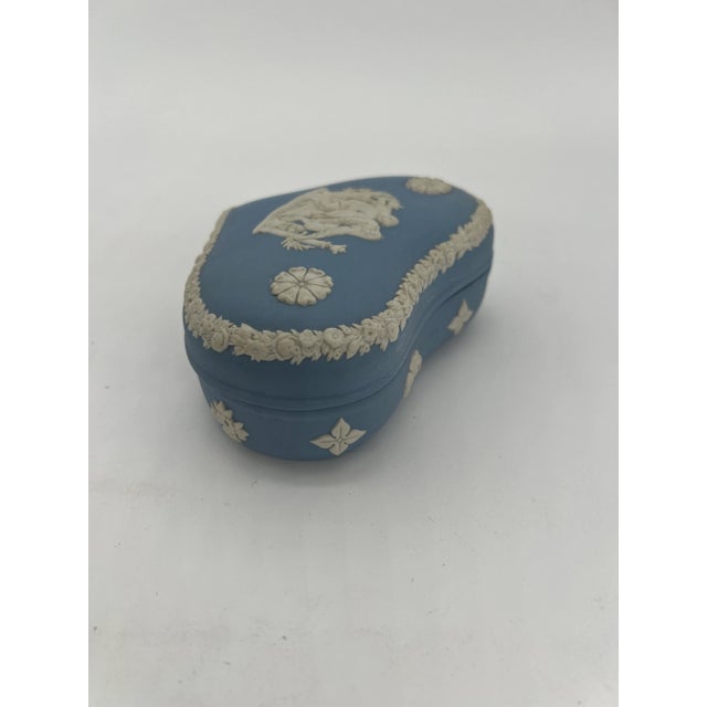 Wedgwood Vintage Wedgewood Jasperware Blue Heart Shaped Box For Sale - Image 4 of 12