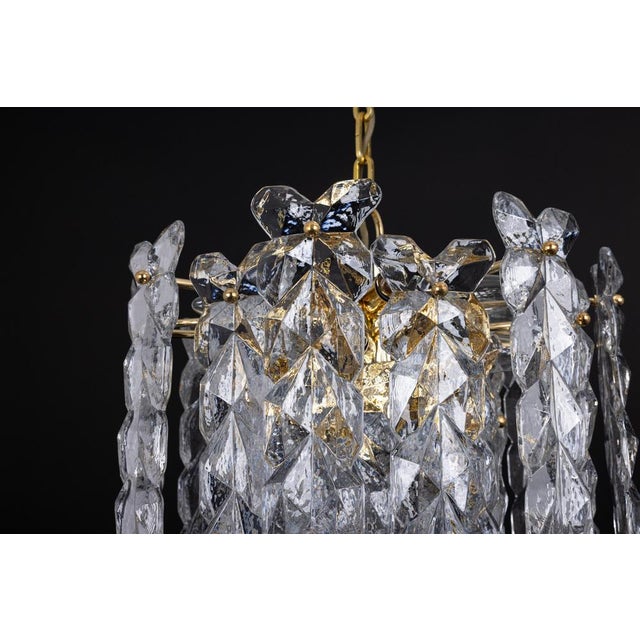 Large Palma Chandelier in Gilt Brass and Crystal Glass from Kalmar, Austria, 1970s For Sale - Image 14 of 18