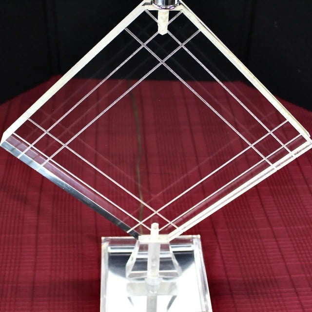 1970s 1970s Etched Geometric Lucite Table Lamp For Sale - Image 5 of 5