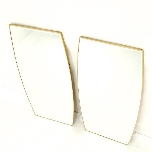 Mid-Century Modern Pair of 1970s Italian Mid Century Modern Boat Shape Brass Frames Mirrors MINT! For Sale - Image 3 of 10