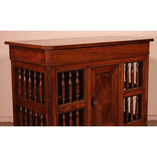 Early 19th Century Walnut Panetière For Sale - Image 4 of 13