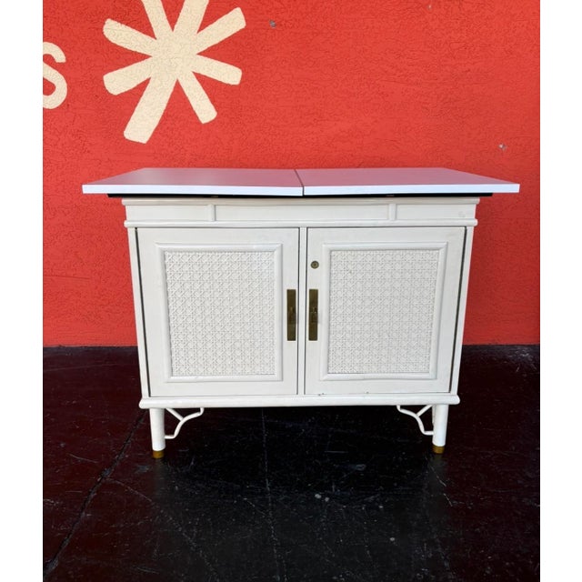 Ficks Reed Hollywood Regency Expandable Server Attr to Ficks Reed For Sale - Image 4 of 16