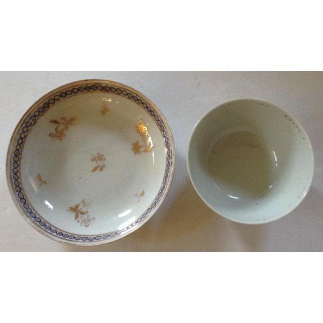 Chinoiserie 19th Century Chinese Export Tea Cup and Saucer Set For Sale - Image 3 of 4