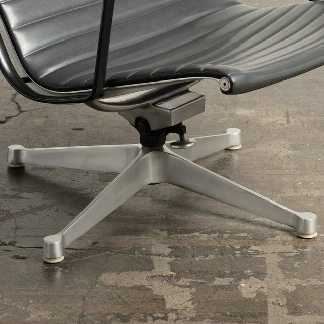 アート・デザイン・音楽 HERMAN MILLER LOUNGECHAIRS CATALOGUE1959 1959 Eames Herman Miller 1st Generation Aluminum Group