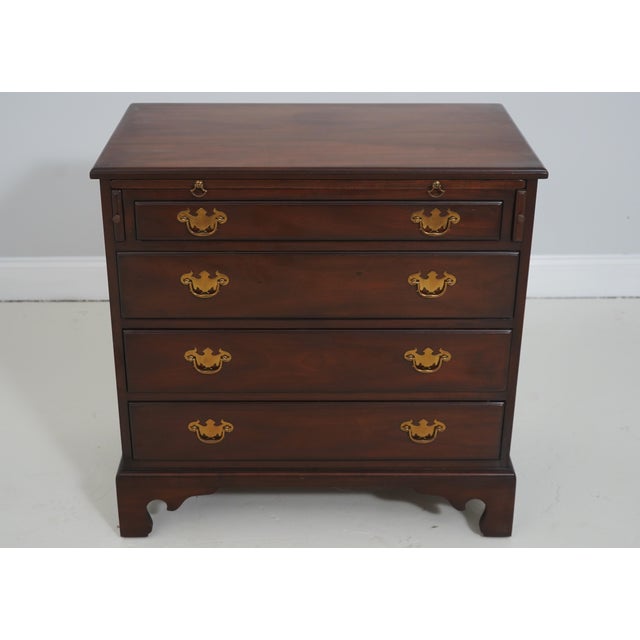 Age: Approx: 40 Years Old Details: Colonial Williamsburg WA-1031 Dovetailed Drawer Construction High Quality Construction...