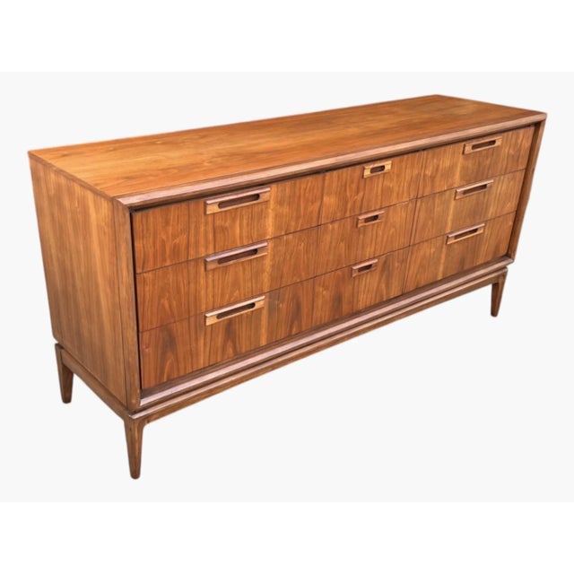 Sculptural Mid-Century Walnut 9-Drawer Dresser in Danish Modern Style For Sale - Image 12 of 17