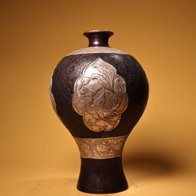 Metal Large Vintage Bronze Mythical Beast Vase - Asian Chinoiserie High-Relief Sculptural Vessel For Sale - Image 7 of 10