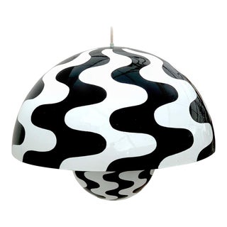 Mid 20th Century Flower Pot' Black & White Hanging Lamp by Verner Panton for Louis Poulsen, 1971 For Sale