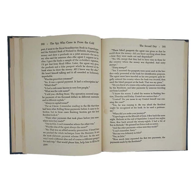 1960s The Spy Who Came in From the Cold Hardcover Large Print John Le Carré Ex-Lib Item For Sale - Image 5 of 8