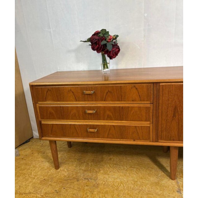 Mid-Century Modern Vintage Teak Sideboard from Turnidge of London, 1960 For Sale - Image 3 of 12