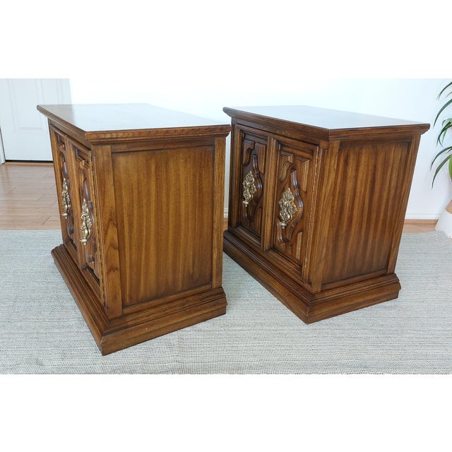 Unique Furniture Bolero II Collection 2817 | Walnut (Sandia) Finish Nightstands | Pair For Sale In Salt Lake City - Image 6 of 7