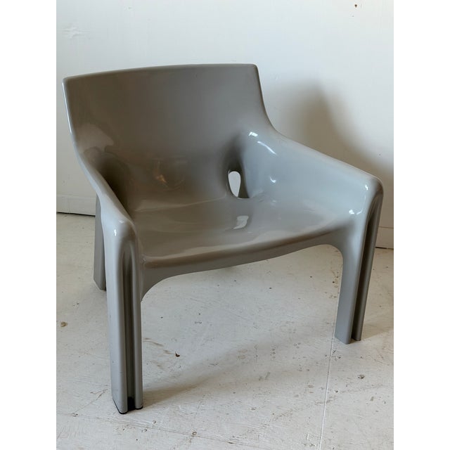 Offered in grey ! Tagged to underside.