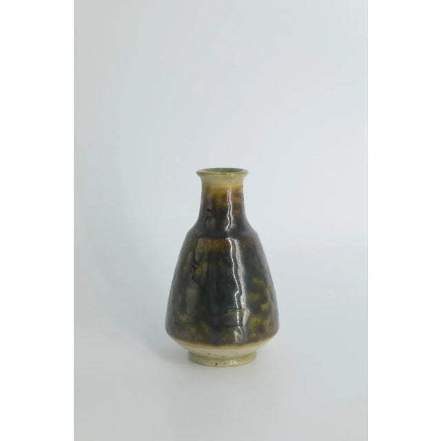 1960s Small Mid-Century Scandinavian Modern Collectible Stoneware Vase No. 10 by Gunnar Borg for Höganäs Ceramics, 1960s For Sale - Image 5 of 5
