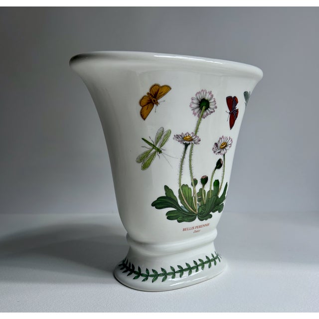 1970s Daisy Botanic Garden Oval Ceramic Vase by Portmeirion, 1970’s For Sale - Image 5 of 17