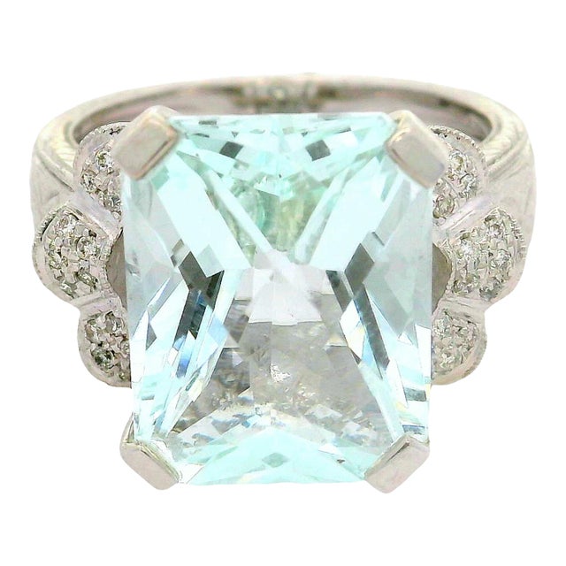8.11 Carat Aquamarine Diamond 18k White Gold Ring, Size 7.25 For Sale