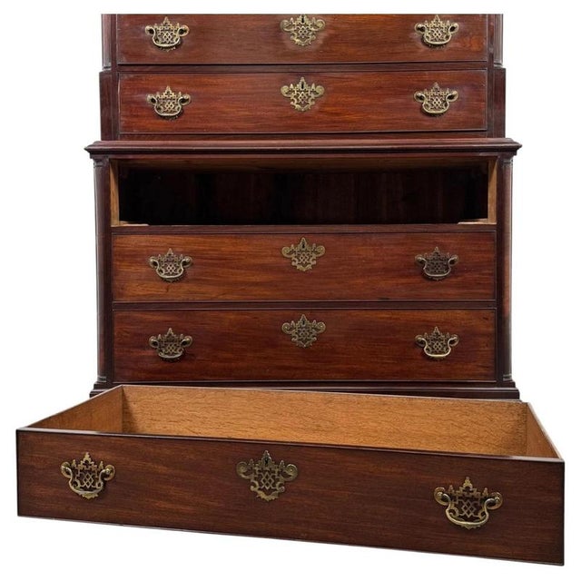 18th Century Georgian English Chippendale Mahogany Chest on Chest For Sale - Image 4 of 12