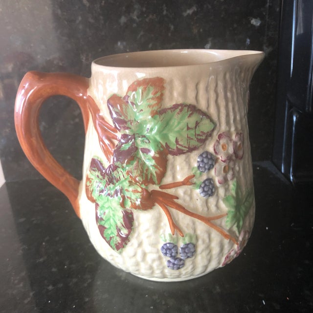 Early 20th Century 1930's Shorter & Sons English Majolica High Blackberry Pitcher For Sale - Image 5 of 5