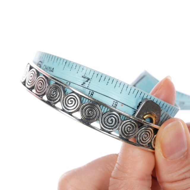 Metal 8" Retired James Avery Mycenaean bangle bracelet in sterling For Sale - Image 7 of 8