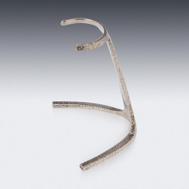 20th Century English Silver Shaving Brush & Stand from Christopher Lawrence, 1976, Set of 2 For Sale - Image 3 of 11