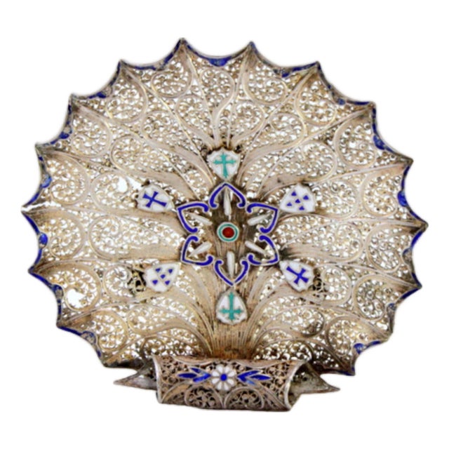 Filigree Silver Ring with Portuguese Symbols in Enamel and Ball-Shaped Feet For Sale