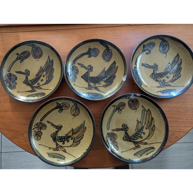 This set of 5 stoneware dinner plates by Otagiri have a unique and funky abstract bird design. The plates are 10.25" in...