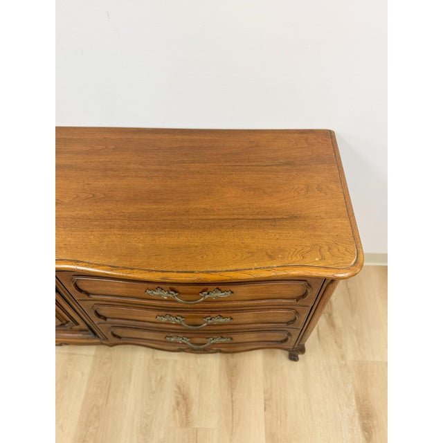 Wood Ornate Thomasville French Provincial 9 Drawer Dresser With Metal Pulls Vintage For Sale - Image 7 of 12