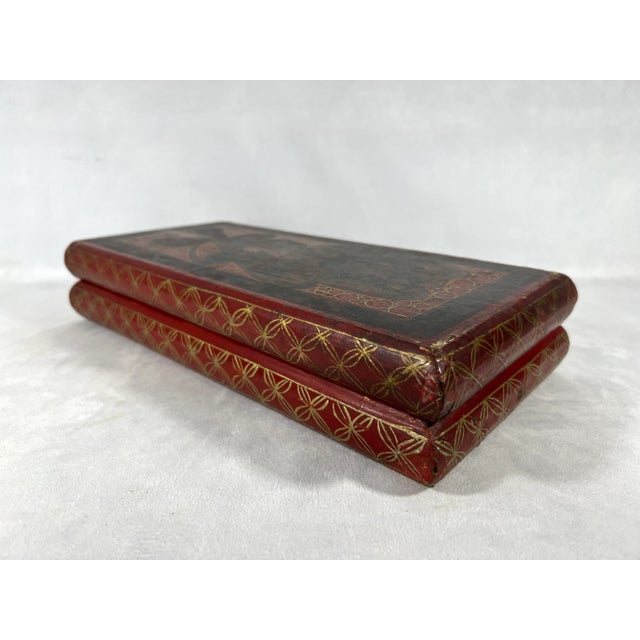 Chinoiserie Antique Chinese Hand Painted Red and Gold Dowry Gift Box With Birds & Calligraphy (Hong Kong) For Sale - Image 3 of 8