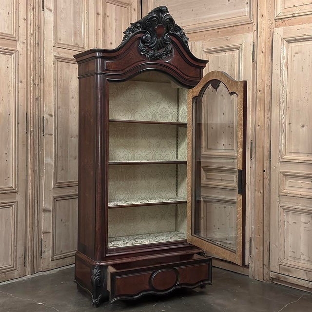 19th Century French Napoleon III Period Burled Walnut Display Armoire ~ Bookcase For Sale - Image 17 of 18
