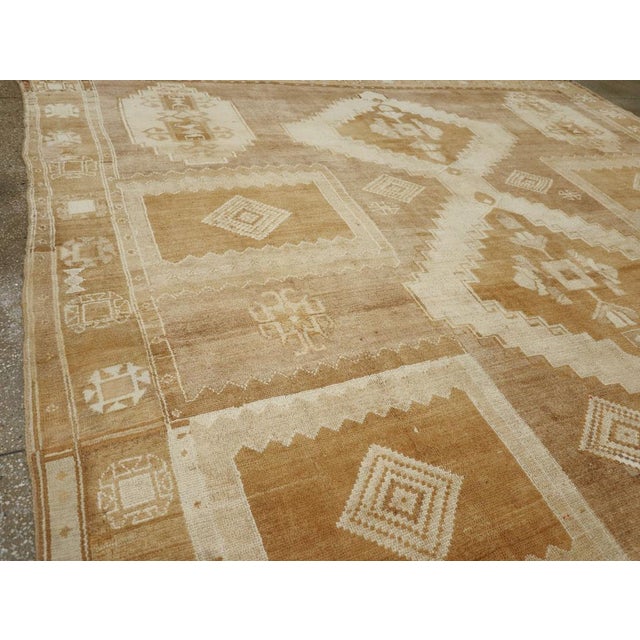 Mid 20th Century Galerie Shabab Collection Mid-20th Century Turkish Anatolian Room Size Carpet For Sale - Image 5 of 10