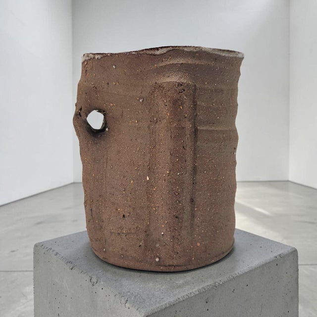 This vintage studio pottery vessel by Joseph Hysong (1925–2008) was hand-thrown in California during the mid-twentieth...