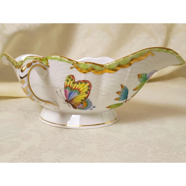 1980s Herend Queen Victoria Green 220 Vbo Double Spouted Sauce Gravy Boat Hungarian Porcelain For Sale - Image 11 of 13