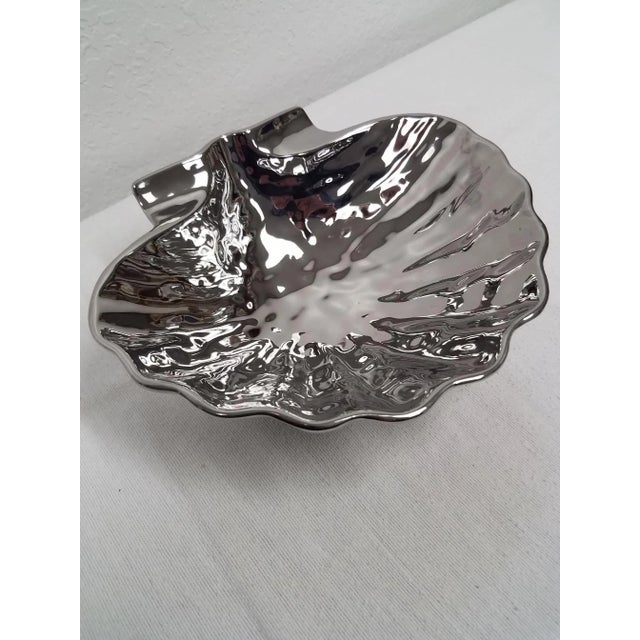 2010s Silver Colored Porcelain Shell Bowl With Bamboo Servers - Set of 3 For Sale - Image 5 of 10